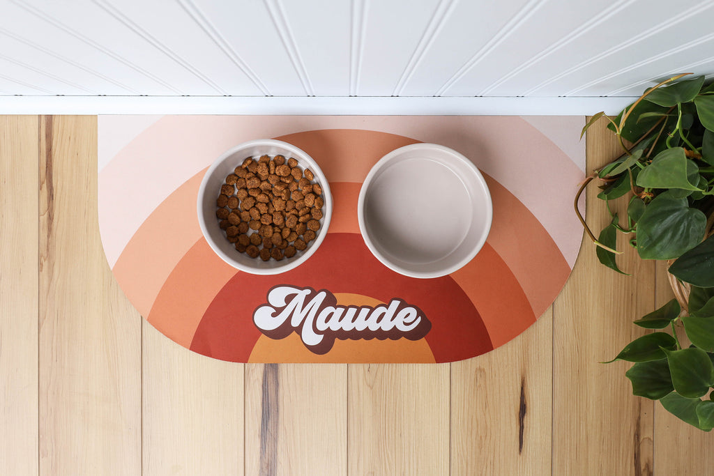 Rubber pet food store tray